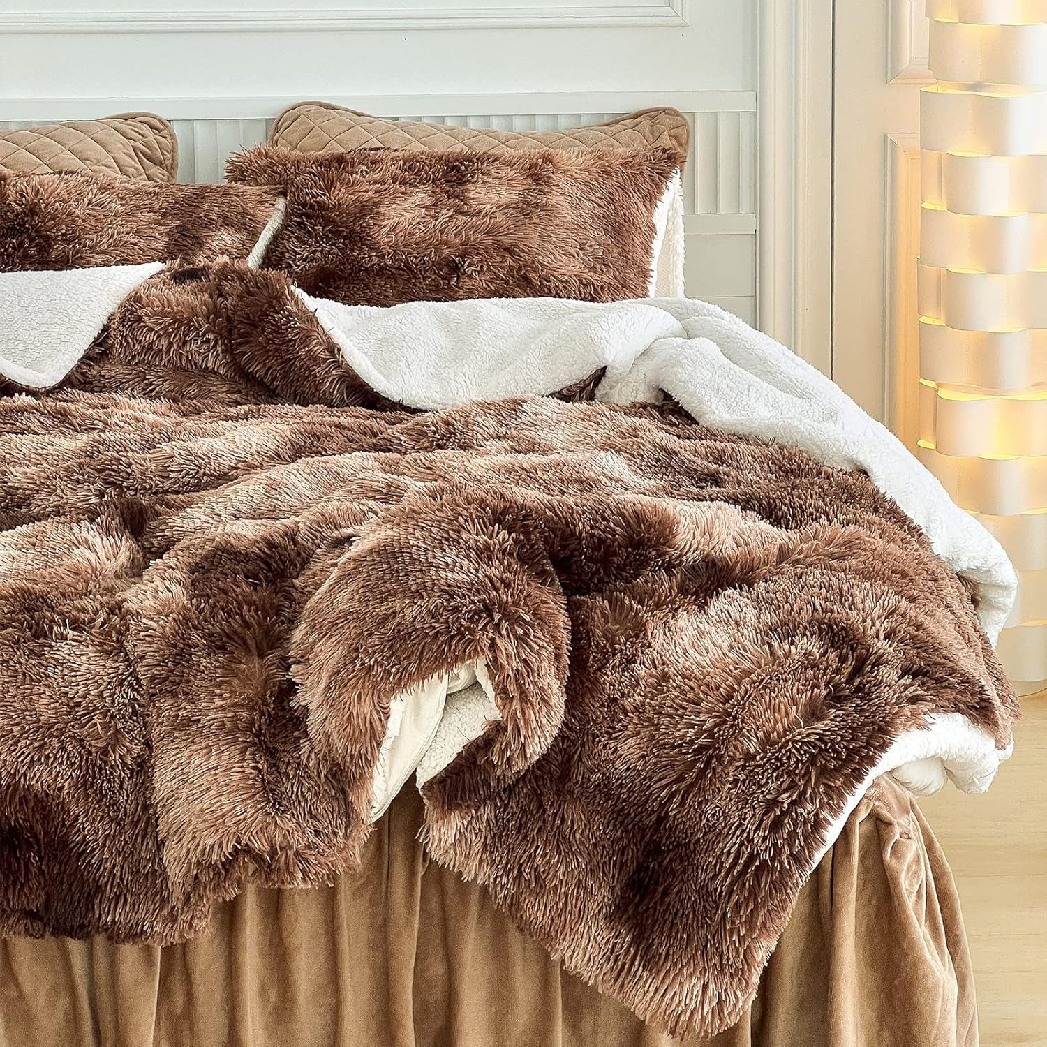 Faux Fur Plush Shaggy Comforter Set Queen White with Khaki 3 Pieces down Alternative Microfiber Ultra Soft Luxury Warm Sherpa Duvet Set with 2 Pillow Cases Luxury