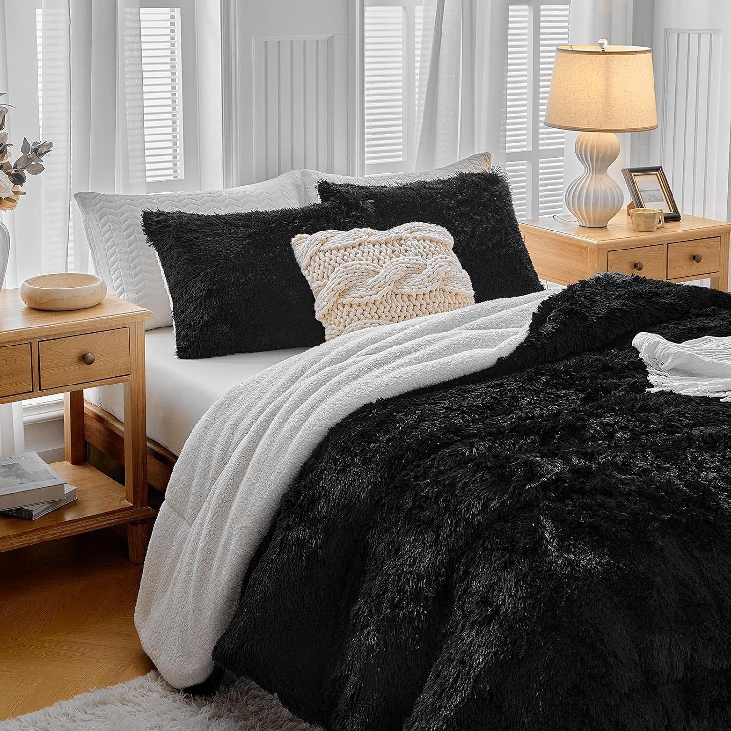 Black Faux Fur Comforter Set Queen 3 Pieces - 1 Black Shaggy Comforter Set 90X90 and 2 Pillowcases, Ultra Soft and Easy Care Luxury Plush Shaggy Duvet Set